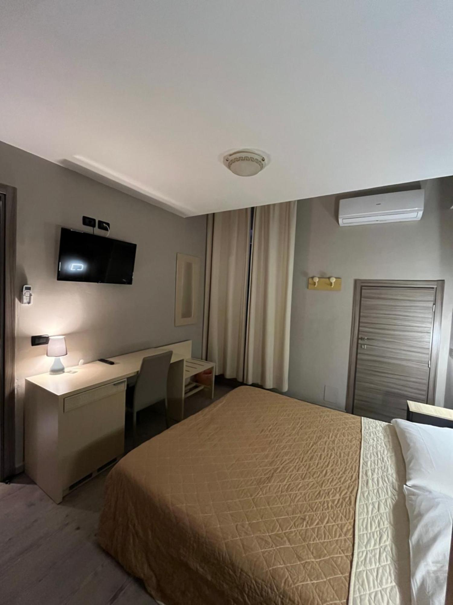 Hotel Pino Lerici Exterior photo