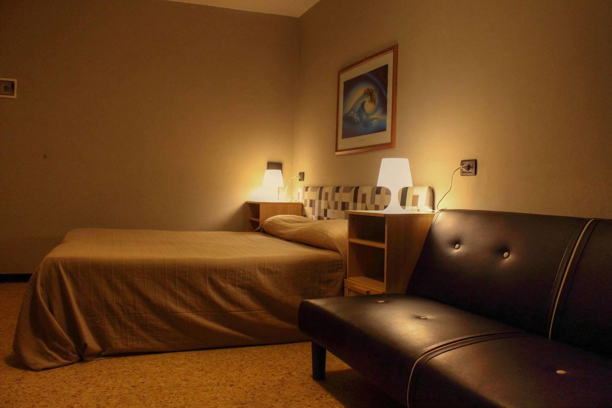 Hotel Pino Lerici Exterior photo