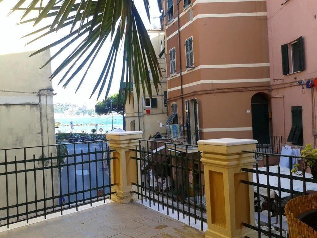 Hotel Pino Lerici Exterior photo